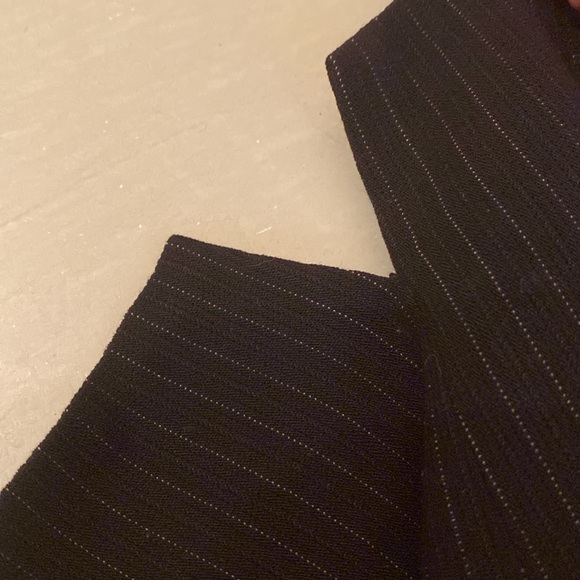 Gorgeous Vintage Emanuel Ungaro Size 2/4 Black Pinstripe Pant Suit - Picture 7 of 7